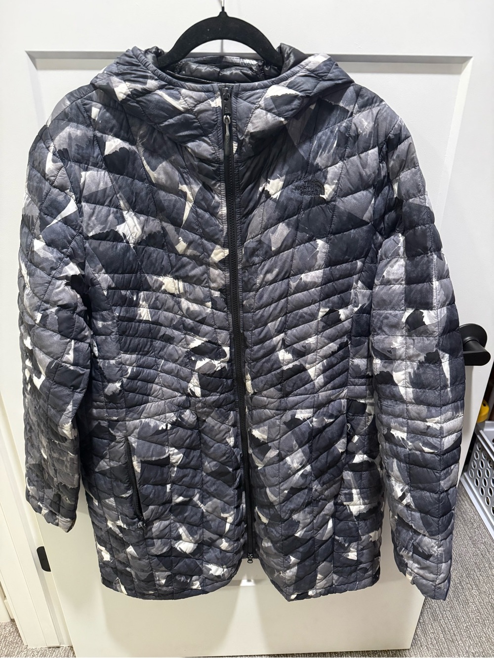 The North Face ThermoBall Hooded Parka Women XXL Gray Camo Quilted Puffer Coat